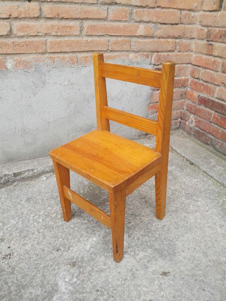 mesa + silla infantil madera alt 49 o59.5 1u 32.5-60.5x32x28 1u